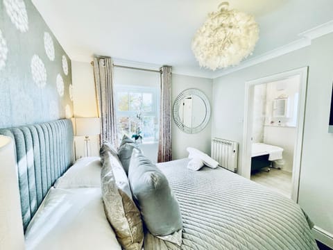 Cotswold Chic Retreats "Jacinabox" 5 Star Chipping Campden-Parking-Garden Condo in Chipping Campden