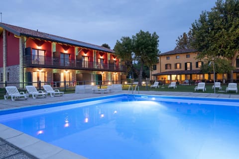 Property building, Swimming pool