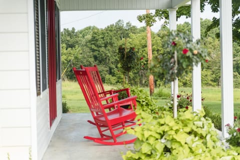 Grandma's Cottage Sleeps 10 House in Kentucky