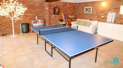 Game Room, Table tennis, Seating area