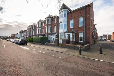 Property building, Facade/entrance, City view, Street view