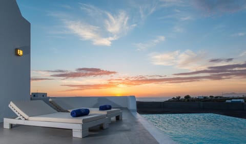 Pool view, Sea view