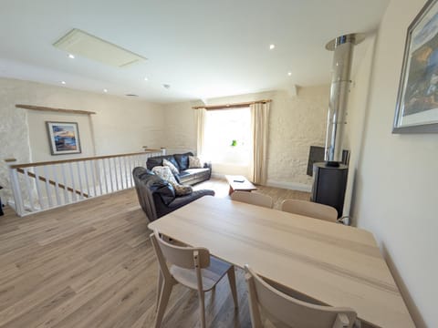 Living room, Dining area, fireplace, pet friendly