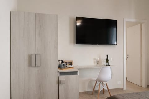 TV and multimedia, Coffee/tea facilities, Bedroom