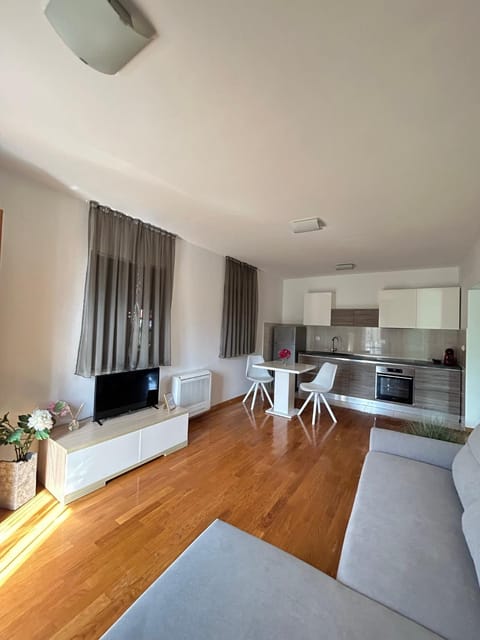 Kitchen or kitchenette, Living room, Dining area