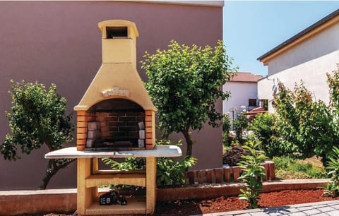 Location, children, Family