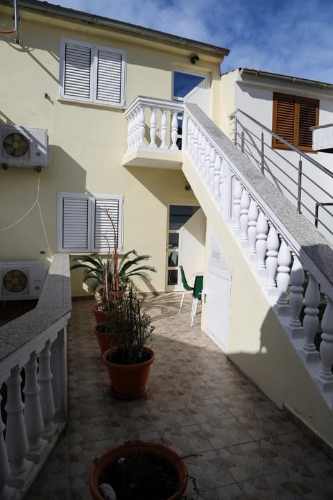 Apartments by the sea Milna, Hvar - 12244 Apartment in Hvar