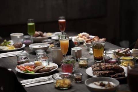 Breakfast, Buffet breakfast