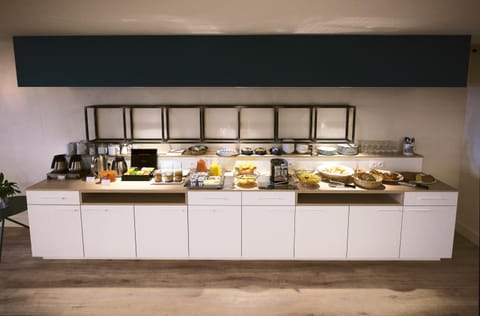 Area and facilities, Buffet breakfast