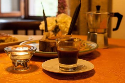 Food and drinks, Food, Drinks