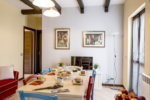 TV and multimedia, Kitchen or kitchenette, Living room