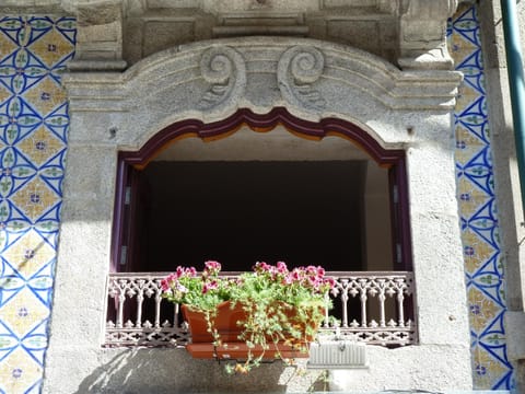 Facade/entrance, Decorative detail, City view