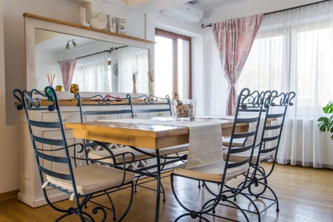 Silvia's Apartment Condo in Bucharest