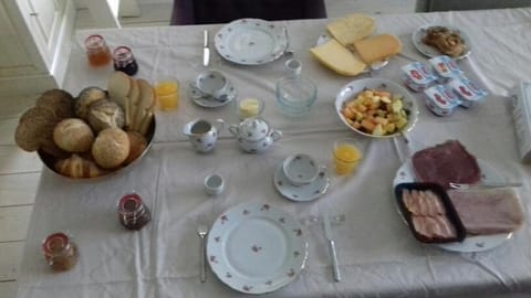 Gasterij d'Ouwe Pastorie Bed and Breakfast in Wolphaartsdijk