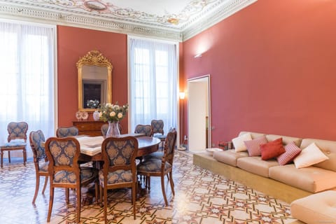 Living room, Decorative detail
