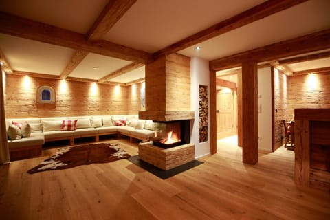 BBQ facilities, Garden, Library, Balcony/Terrace, Living room, Lounge or bar, Other, Area and facilities, Family