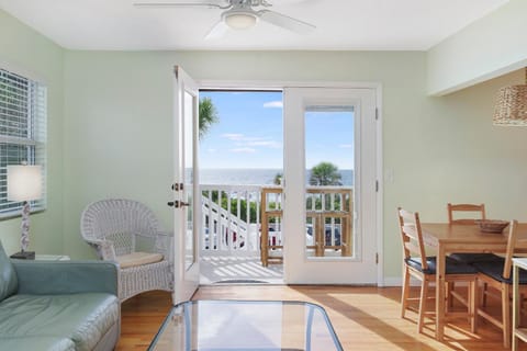 Kitchen or kitchenette, Sea view, kitchen