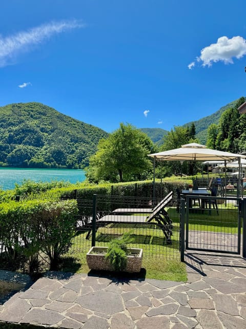 Garden, Balcony/Terrace, Lake view, sunbed