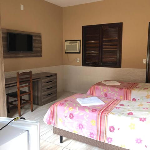 Bed, TV and multimedia, Photo of the whole room, Bedroom, air conditioner