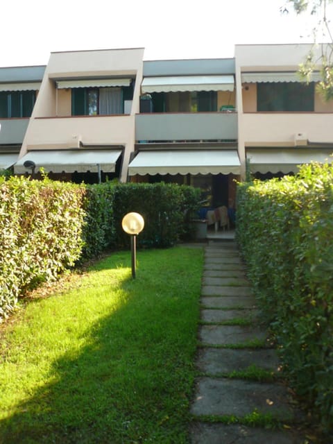 Property building, Garden view