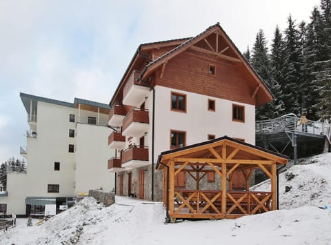 Property building, Natural landscape, Winter