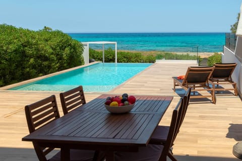 Garden, Beach, Swimming pool