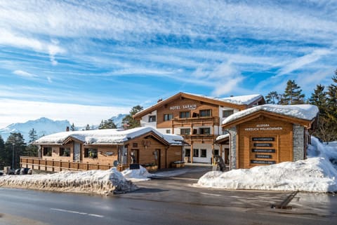 Facade/entrance, Winter, Street view