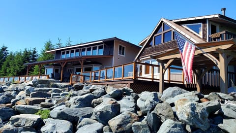 Resurrection Lodge on the Bay Posada in Alaska
