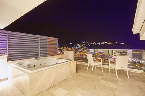 Villa Unlimited 5 Bedroom Luxury Villa with Infinity Pool Chalet in Kalkan Belediyesi