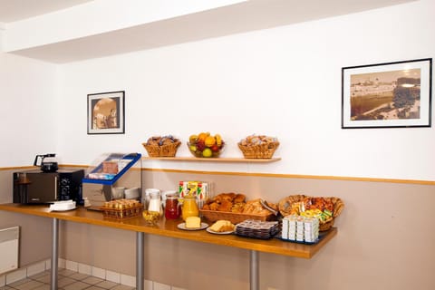 Continental breakfast, Buffet breakfast