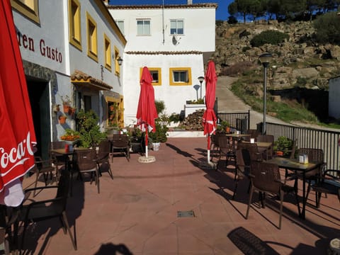 Garden, Balcony/Terrace, Mountain view, Street view