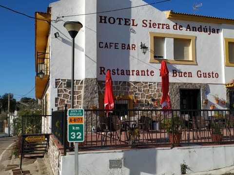 Facade/entrance, Off site, Garden, Balcony/Terrace, On site, Garden view, Mountain view, Street view