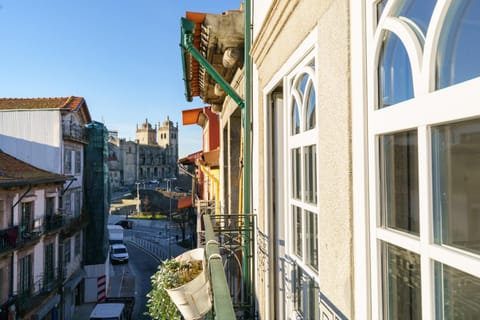 View (from property/room), Balcony/Terrace, City view, Landmark view, Street view