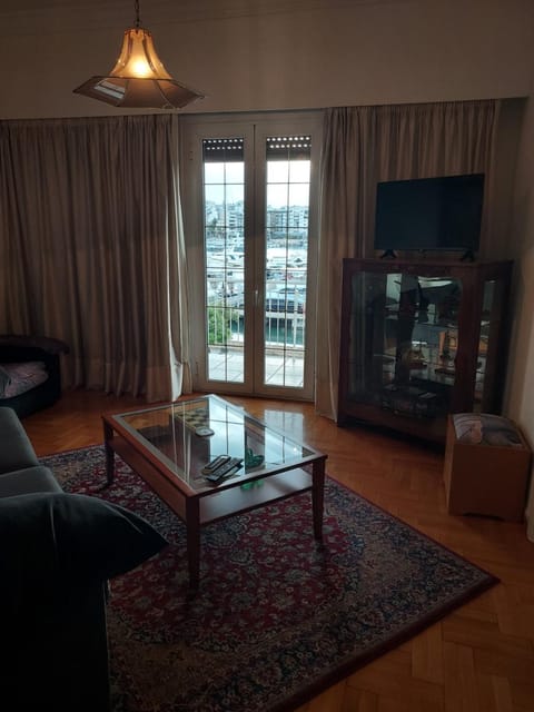 Pasalimani Long Beach Apartment in Pireas