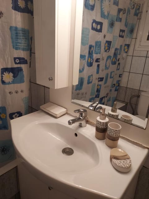 Pasalimani Long Beach Apartment in Pireas