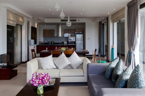 Communal lounge/ TV room, Living room, Family