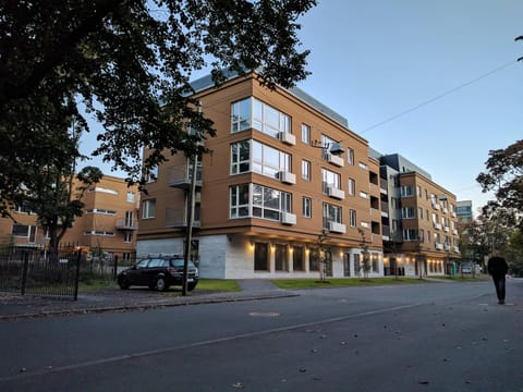 Facade/entrance, City view