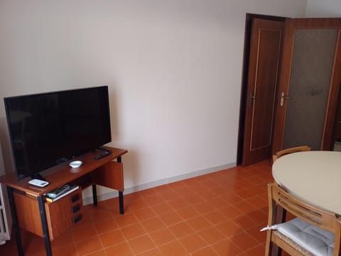 TV and multimedia, Dining area