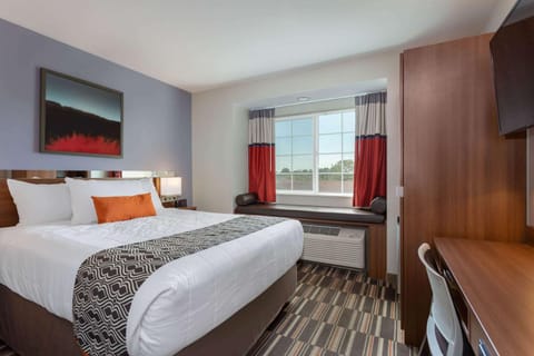 Microtel Inn & Suites by Wyndham Niagara Falls Hotel in Niagara Falls