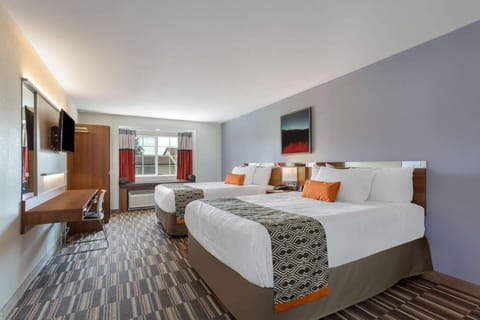 Microtel Inn & Suites by Wyndham Niagara Falls Hotel in Niagara Falls