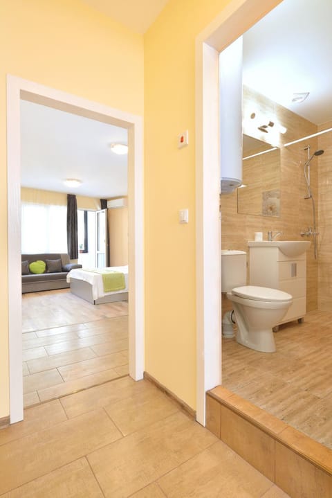 Bathroom, Photo of the whole room, Bedroom