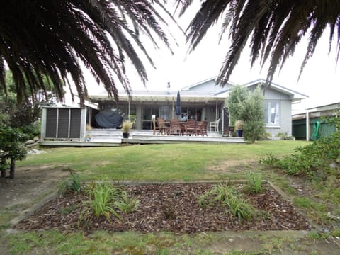 Twin Palms house in Wellington Region