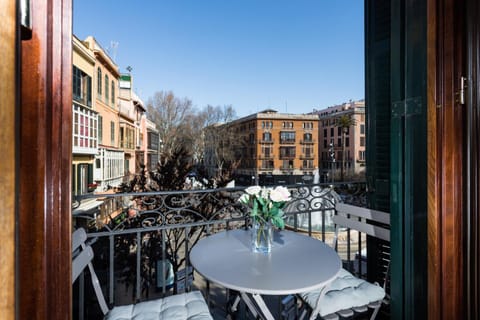 Day, Neighbourhood, Balcony/Terrace, City view, Street view