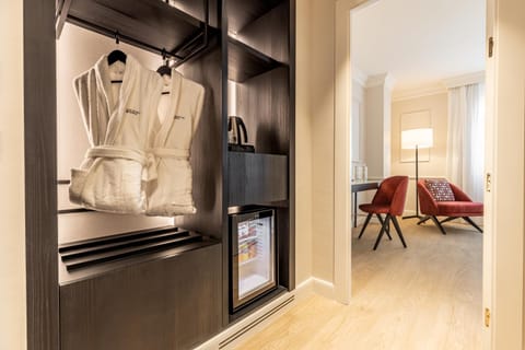 minibar, wardrobe