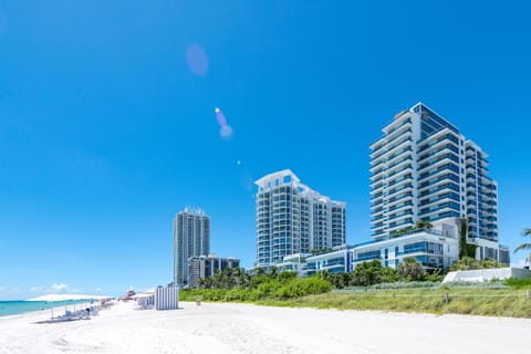 Facade/entrance, Beach