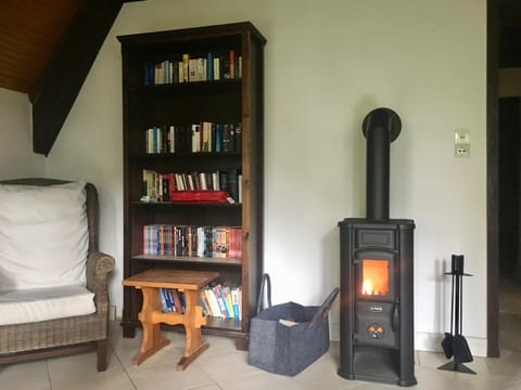 Library, Living room, Photo of the whole room