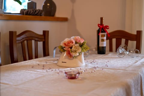 Decorative detail, Dining area