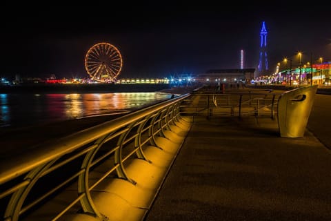 Nearby landmark, Off site, Night, Beach, Evening entertainment, City view, Sea view, Street view