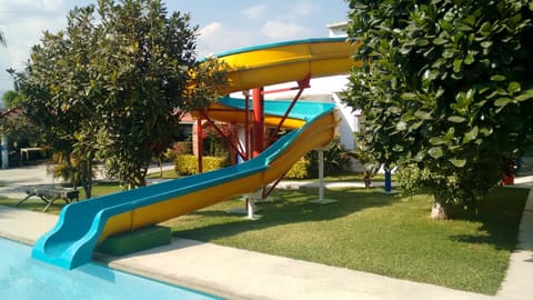 Aqua park, Swimming pool