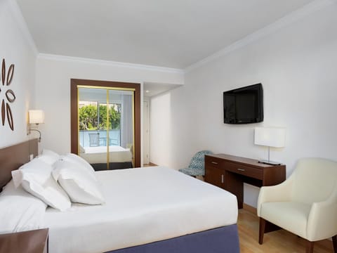 H10 Delfín - Adults Only Hotel in Salou